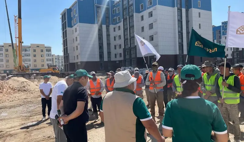 «Ауыл» партиясының өкілдері Қызылорда кәсіпорындарын аралап жүр