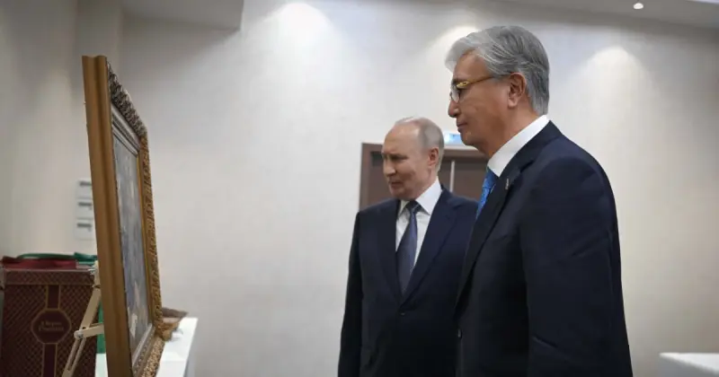  Қасым-Жомарт Тоқаев Владимир Путинге символдық мәні бар сыйлық тарту етті   