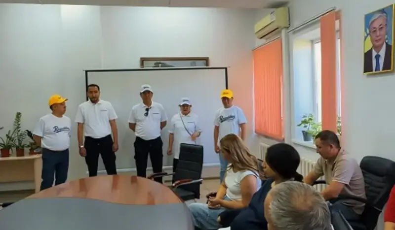 Respublica партиясының мүшелері Қазақ тағамтану академиясының зауыты еңбек ұжымымен кездесті