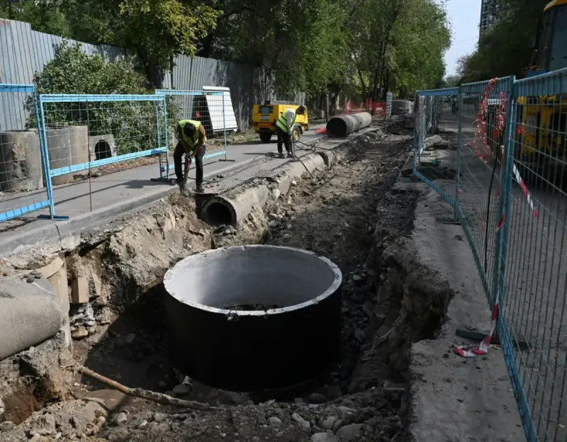 В Жетысуском районе Алматы обновляют более 8 км водопроводных и канализационных сетей