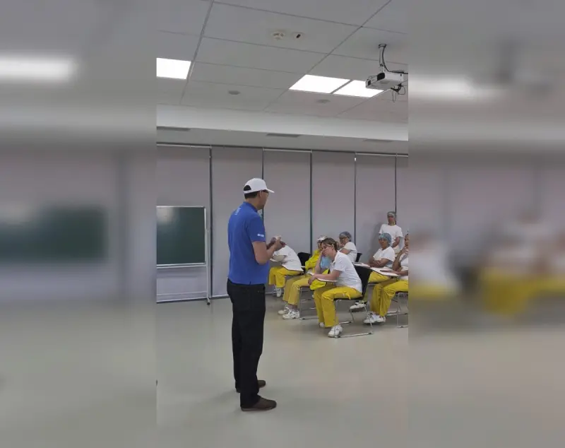 Кандидаты ОСДП встретились с трудовым коллективом завода "Маревен Фуд Тянь-Шань" в Алматинской области