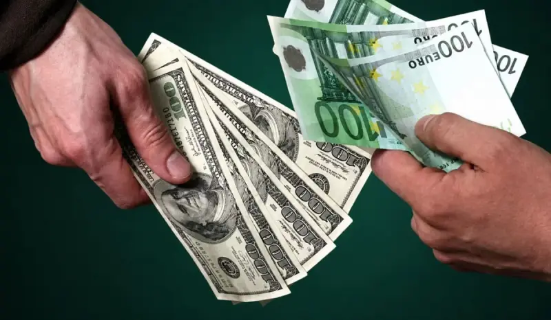 Курсы валют в Казахстане на 31 июля: доллар дешевеет, евро растет