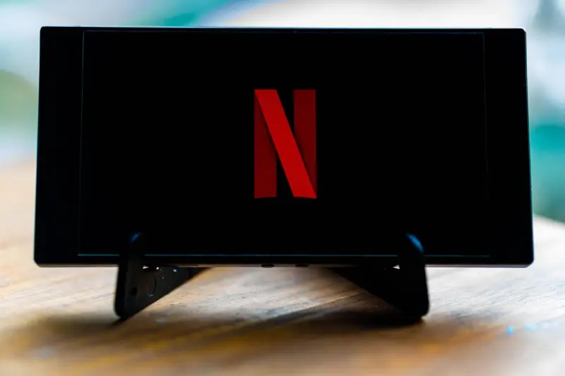 Netflix потерял фильм с Николасом Кейджом за $45 млн и получил иск на $105 млн