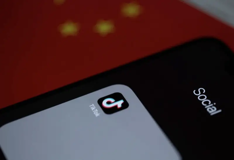 За демонстрацию частей тела в TikTok наказали казахстанку
