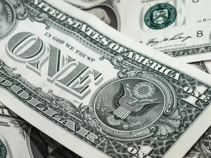 АҚШ 50 елдің азаматтарына виза беру кезінде 20 мың долларға дейін кепілдік төлем енгізеді