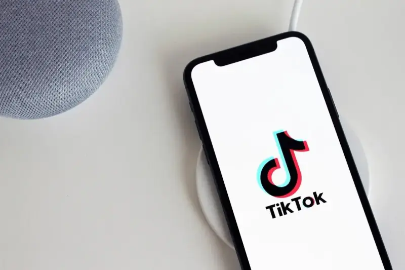 Ақтауда TikTok-та былапыт сөз айтқан әйелге айыппұл салынды