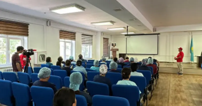  ЖСДП кандидаты шымкенттік дәрігерлермен кездесу өткізді 