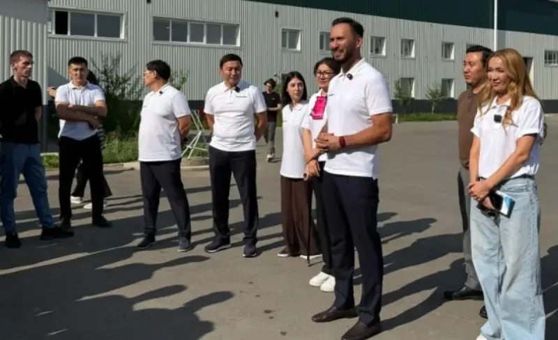 Представители партии Respublica встретились с коллективом «TROYA» в Павлодаре