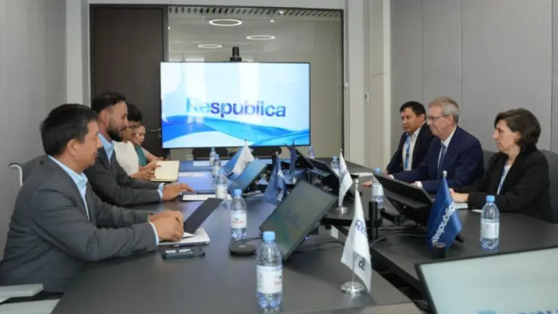Председатель партии Respublica Айдарбек Ходжаназаров встретился с главой Миссии БДИПЧ ОБСЕ