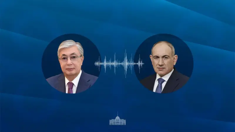 Токаев поздравил Пашиняна с переназначением на должность премьер-министра Армении