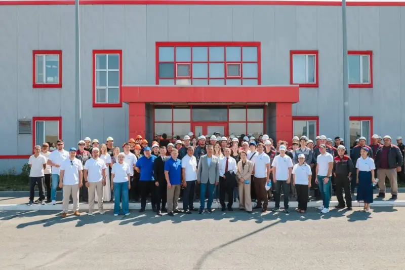 Демпартия "Ак жол" представила предвыборную программу коллективу ТОО "Seven Refractories Asia"