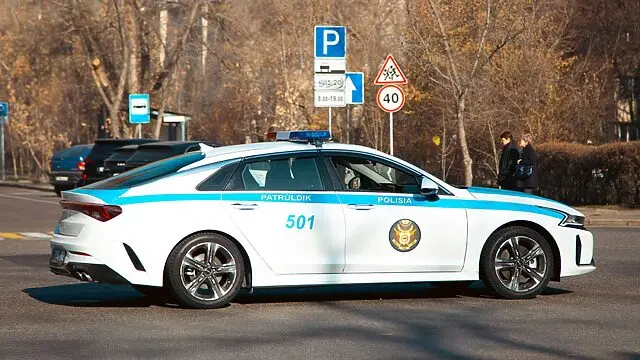 ШҚО-да көлік терезесінен денесін шығарған жолаушы жауапқа тартылды