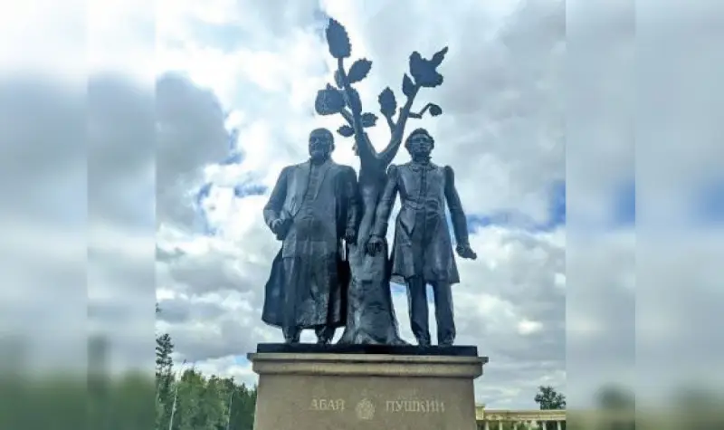 “Друг другу чужды по судьбе, они родня по вдохновенью…”