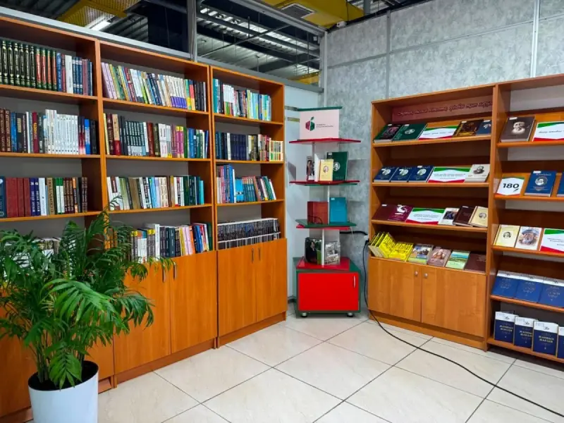В Алматы впервые открылся пункт книговыдачи в торговом центре