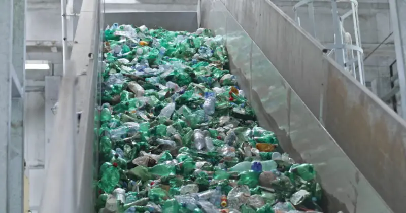  Ресей ғалымдары пластикті отынға айналдыратын катализатор әзірледі 