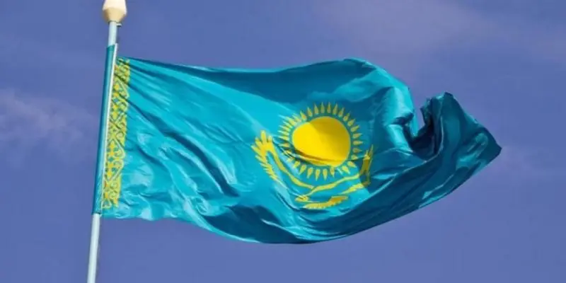 Выборы еще впереди, а Құрылтаев уже десять