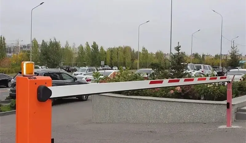 Правила установки шлагбаумов во дворах ужесточили в Алматы