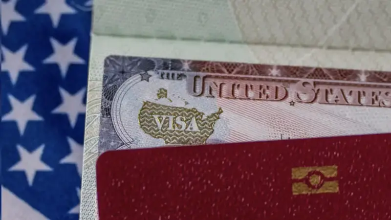 Суд США отменил визовые ограничения для граждан 75 стран