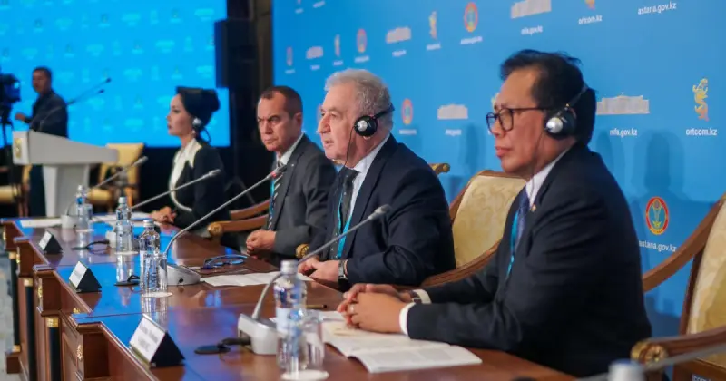  «Қазақстан демократияның қалай жұмыс істейтінін әлемге көрсетіп отыр»: Шетелдік дипломаттар Құрылтай сайлауына баға берді 