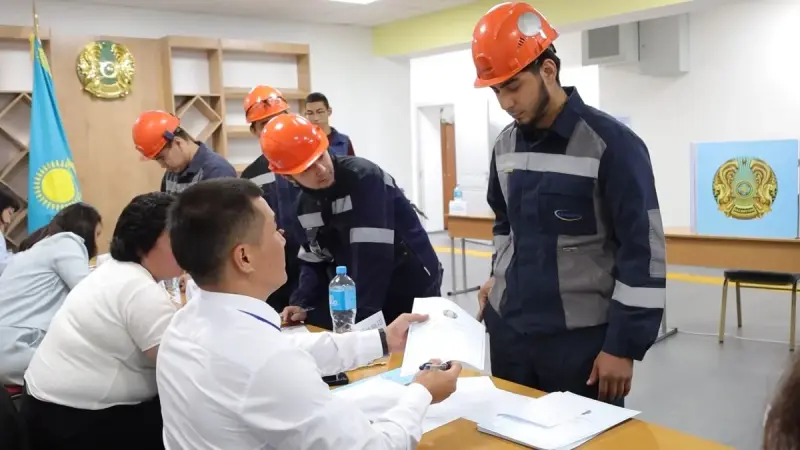 Сәтбаев қаласында кеншілер әулеті дауыс берді
