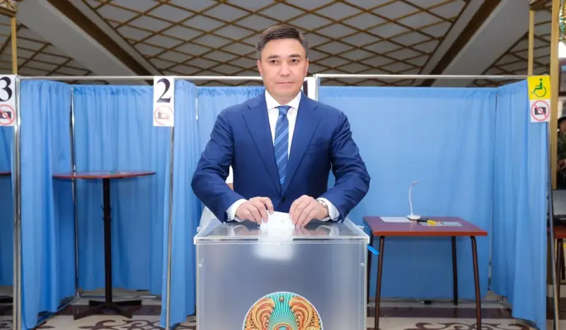 Габит Сыздыкбеков проголосовал на выборах в Курултай
