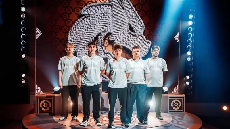 Команда с двумя казахстанцами уступила Team Spirit в битве за финал The International