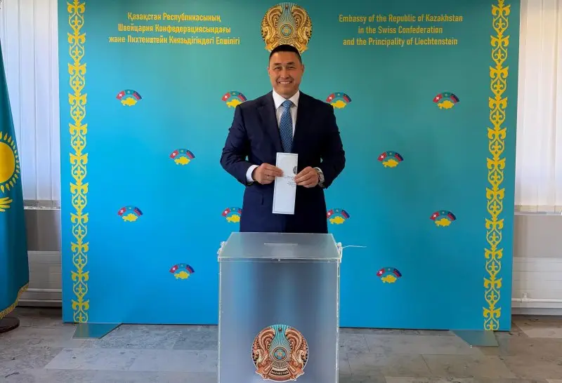 Алмаз Альсенов проголосовал на выборах в Курултай