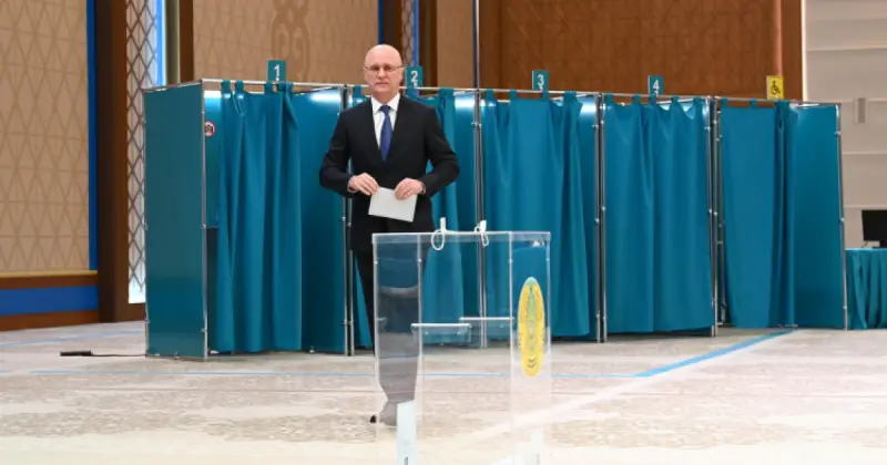   Президент Әкімшілігінің Басшысы Роман Скляр дауыс берді   