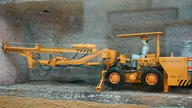 Заңсыз кен өндіріп, лицензия талаптарын бұзған кәсіпорын басшысы сотталды