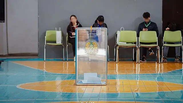 Құрылтайға 5 партия өтті. Мандаттар қалай бөлінді?
