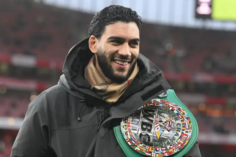 Жәнібекпен жұдырықтасқысы келмей ме? Шираз WBO белбеуінен бас тартуы мүмкін