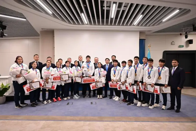 Дзюдодан жасөспірімдер арасындағы әлем чемпионатының жеңімпаздары мен жүлдегерлерін марапаттады
