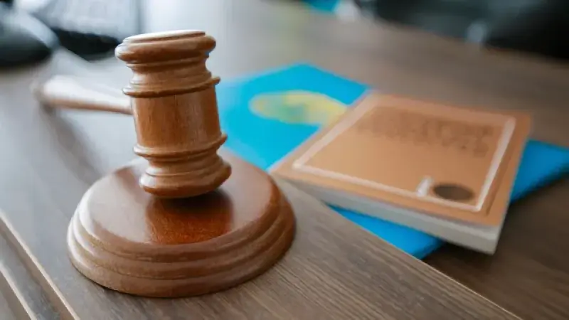 Астаналық тұрғын өзін полицей ретінде таныстырып, ақша бопсалаған