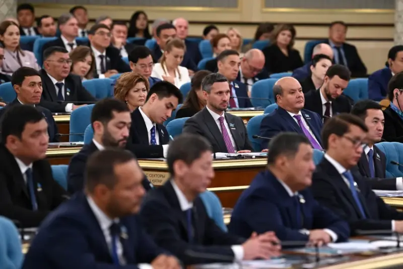 Президент Құрылтайдың бірінші сессиясында бірқатар маңызды заңдарды қабылдауды тапсырды