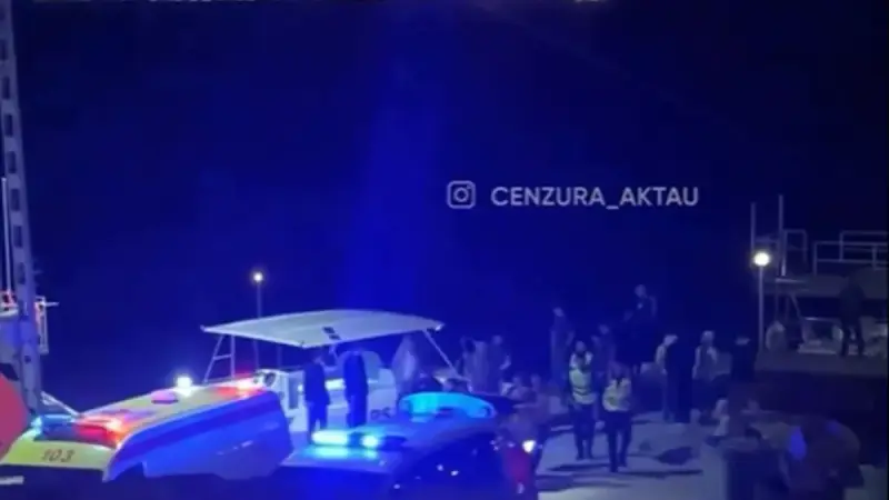Ақтауда жеті адам мінген катер жартасқа соғылып, екі адам қаза тапты