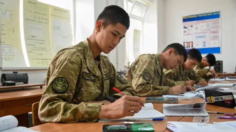 Военных в Казахстане будут готовить с учетом опыта современных конфликтов