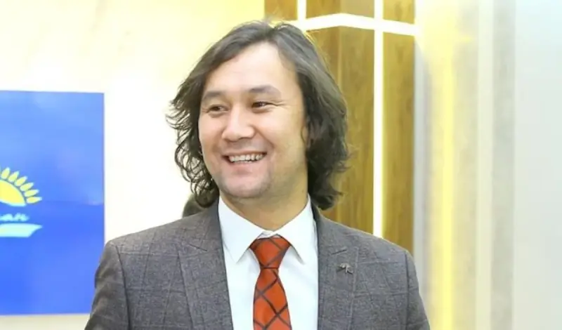 Мақсат Мәлік бастаған қазақстандық жазушылардың кітаптары қытай оқырмандарына таныстырылды