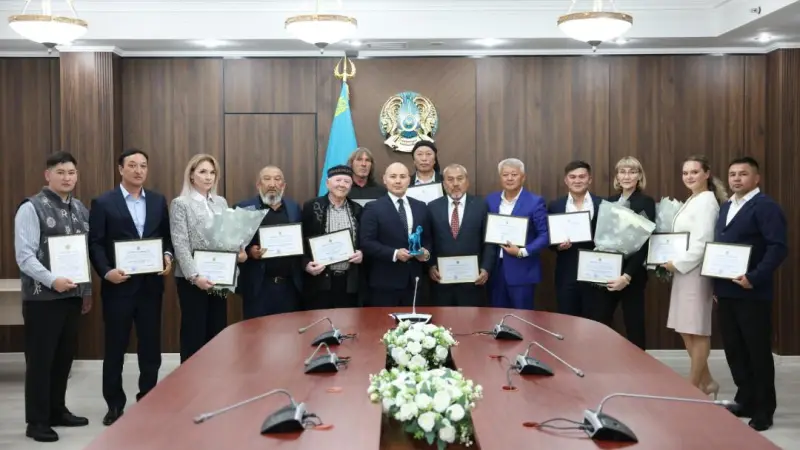 Қазақы тазы мен төбет күніне орай кинология саласының өкілдері марапатталды