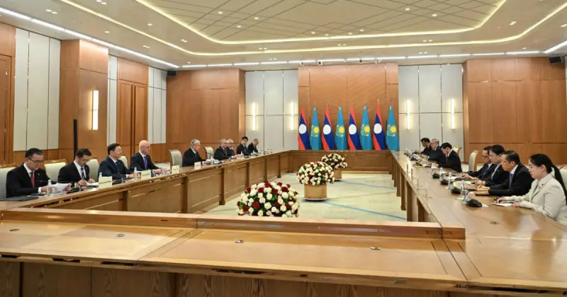   Қасым-Жомарт Тоқаев пен Тхонглун Сисулит кеңейтілген құрамда келіссөз жүргізді   