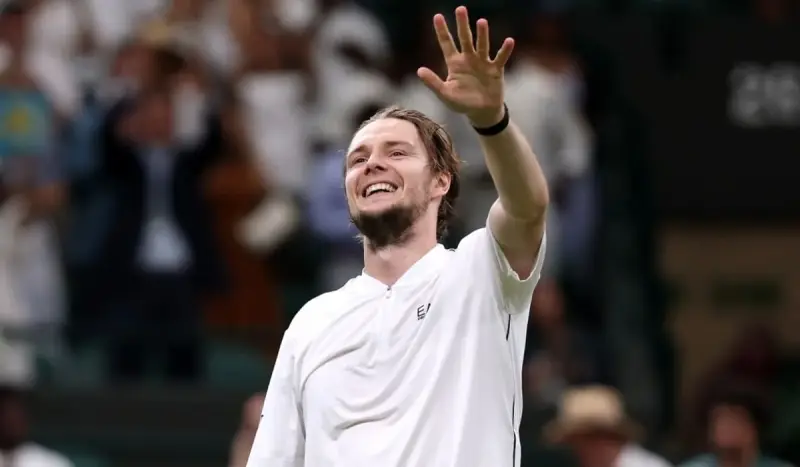 Бублик разгромил француза и вышел в третий круг US Open