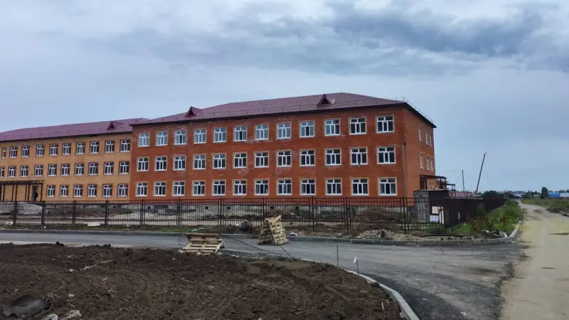 Долгострои и сорванные ремонты: в Костанайской области в очередной раз не успели открыть школы