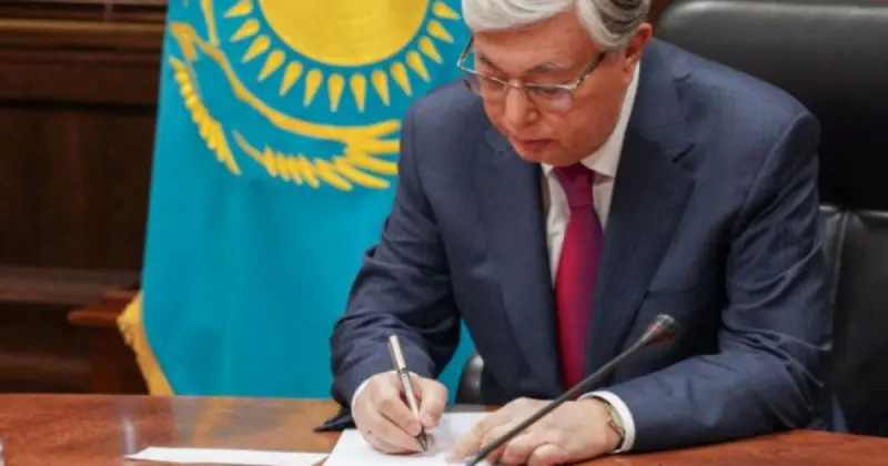   Президент Қазақстанның Қорғаныс және Ішкі істер министрлерін тағайындады   