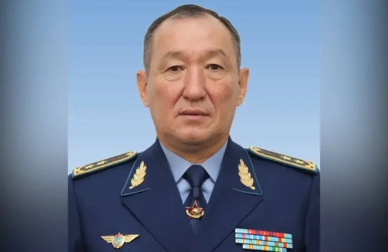 Қосанов қорғаныс министрі қызметіне қайта тағайындалды