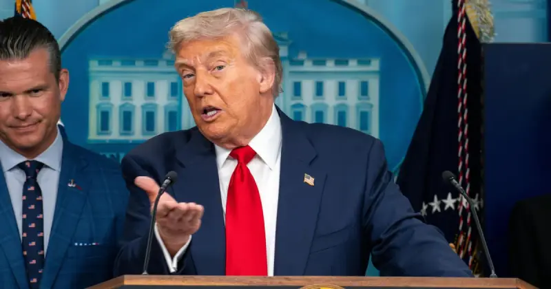   Тегеран келіссөзге оралуға дайын, ал Трамп Иранға «қатты соққы» беретінін ескертті   