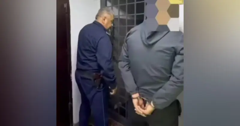  «Жарып жіберемін»: Шахтинск тұрғыны орынсыз әзілі үшін 16 тәулікке қамалды 