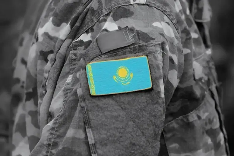 «Үш сержант ұрған»: Ақтөбедегі әскери бөлімде мерзімді қызметтегі сарбаз соққыға жығылғанын айтты