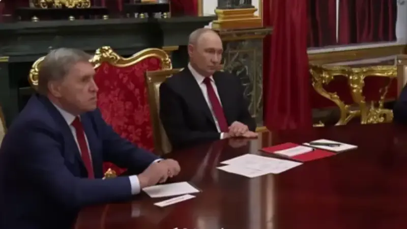 Ресей мен Украина астаналарына жасалатын соққыларды үш күнге тоқтатпақ