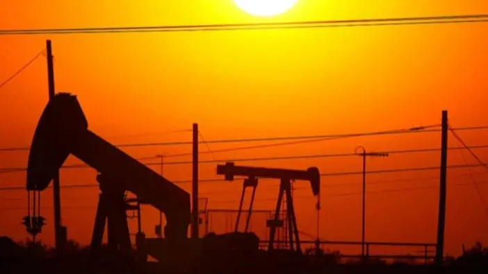 Нефть снова у отметки 100 долларов