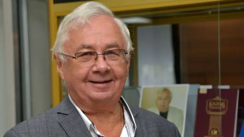 Писатель Валерий Михайлов получил орден «Барыс» I степени