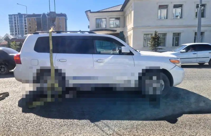 Женщина погибла под колесами внедорожника в Семее